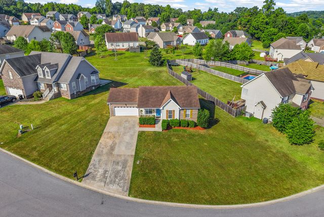 1232 Channelview Dr, Clarksville, TN 37040