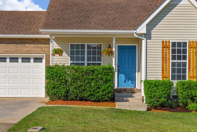 1232 Channelview Dr, Clarksville, TN 37040