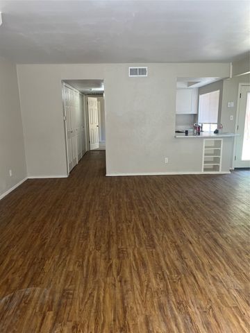 2609 San Sabastian Circle, Grand Prairie, TX 75052
