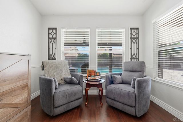 859 W Julia Way, Hanford, CA 93230