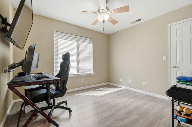 859 W Julia Way, Hanford, CA 93230