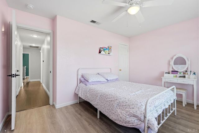 859 W Julia Way, Hanford, CA 93230