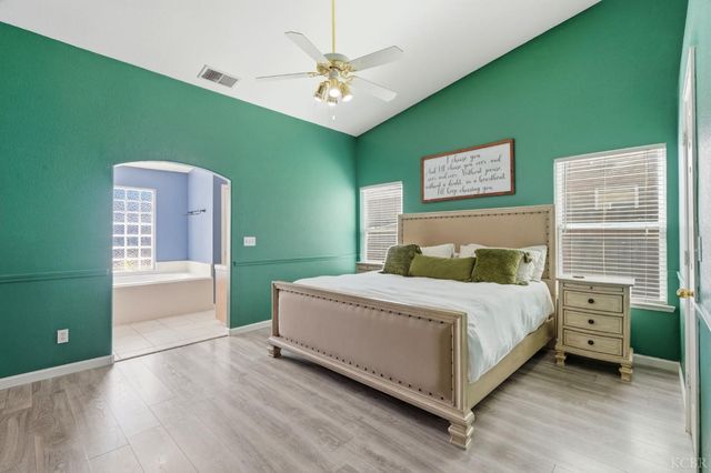 859 W Julia Way, Hanford, CA 93230