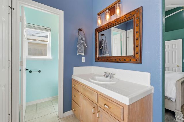 859 W Julia Way, Hanford, CA 93230