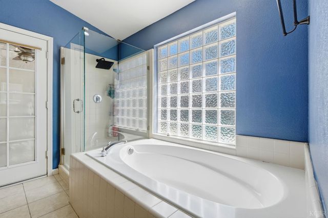 859 W Julia Way, Hanford, CA 93230