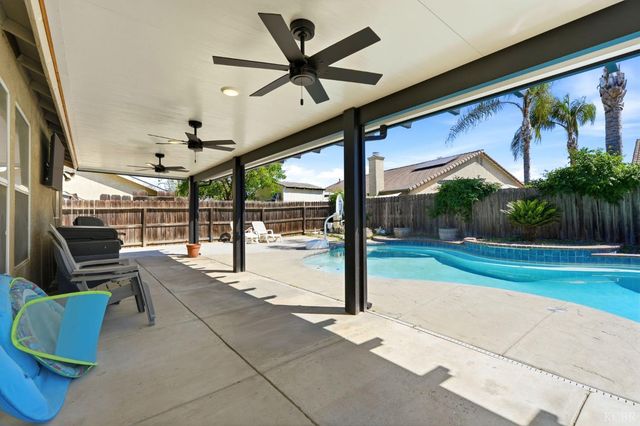 859 W Julia Way, Hanford, CA 93230