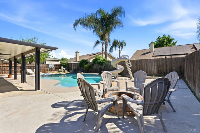 859 W Julia Way, Hanford, CA 93230