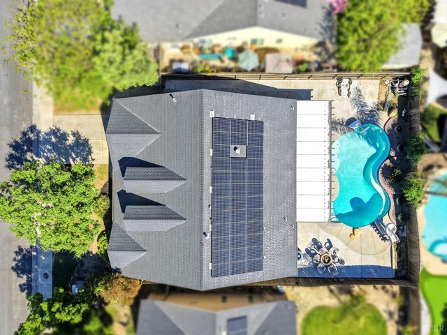 859 W Julia Way, Hanford, CA 93230