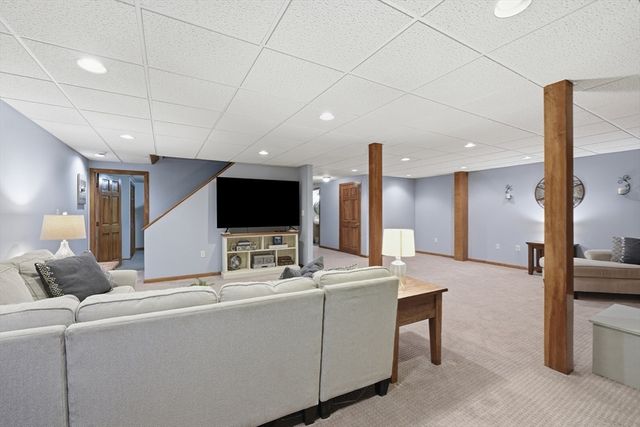 45 Boylston Circle, Shrewsbury, MA 01545
