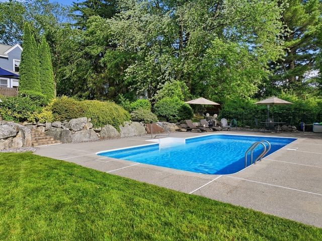 45 Boylston Circle, Shrewsbury, MA 01545
