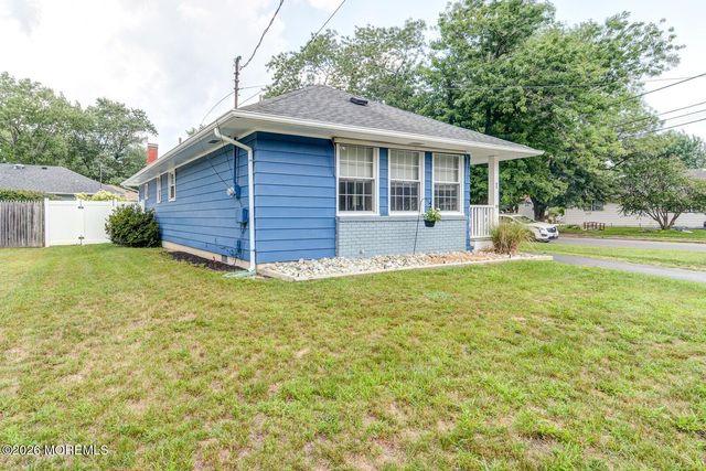 2 Catalina Court, Toms River, NJ 08753