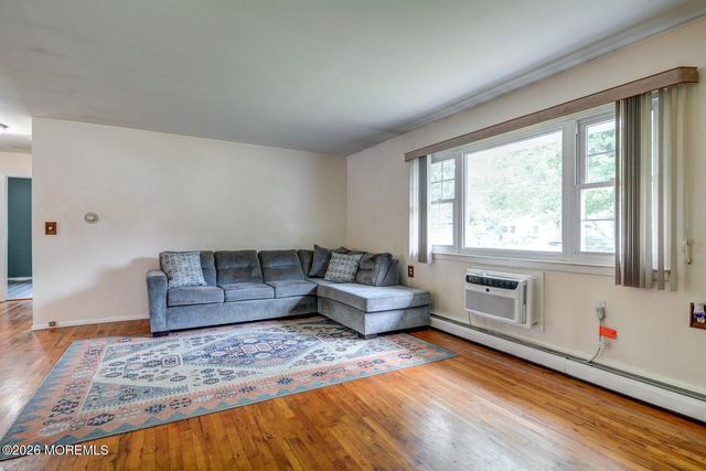 2 Catalina Court, Toms River, NJ 08753