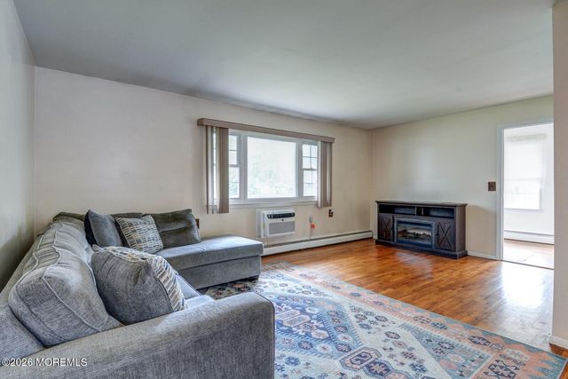 2 Catalina Court, Toms River, NJ 08753