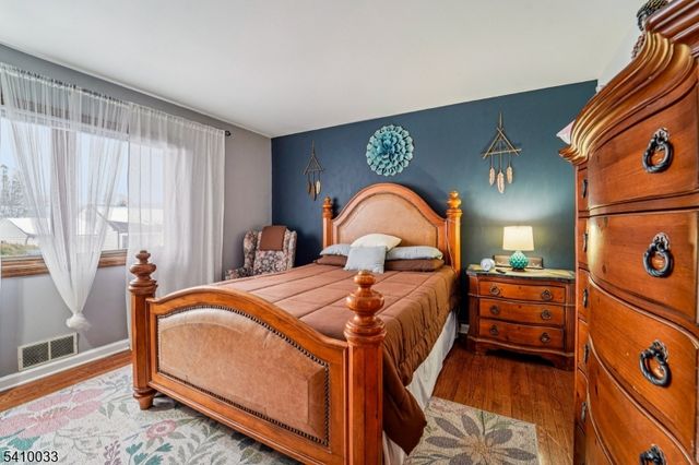 470 Capitol Rd, New Milford Boro, NJ 07646