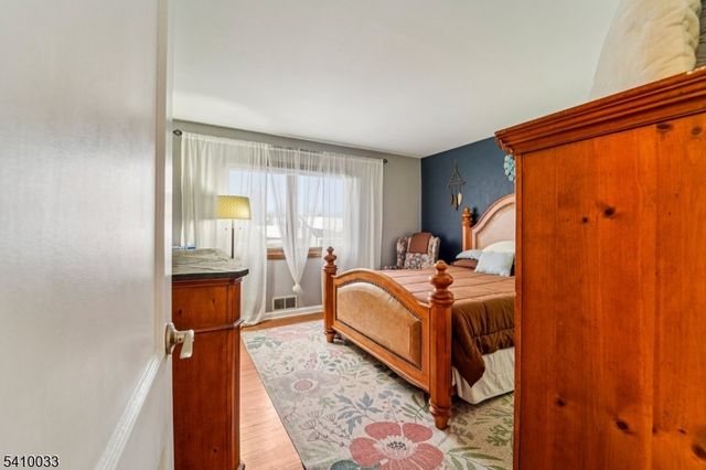 470 Capitol Rd, New Milford Boro, NJ 07646