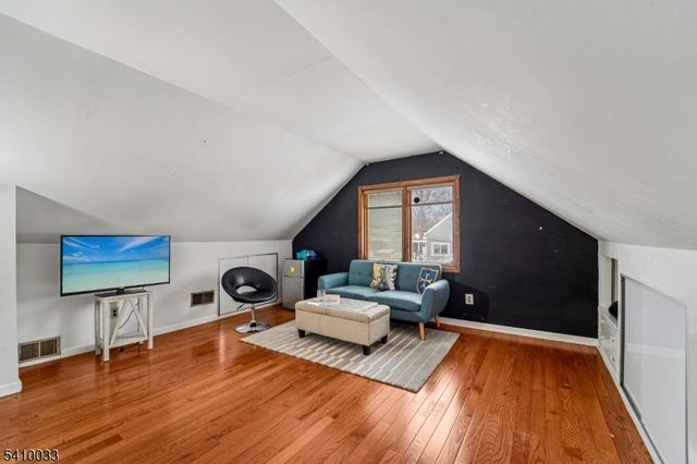 470 Capitol Rd, New Milford Boro, NJ 07646