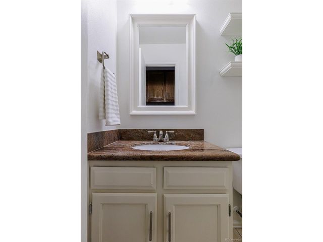 6877 S Dover Way, Littleton, CO 80128