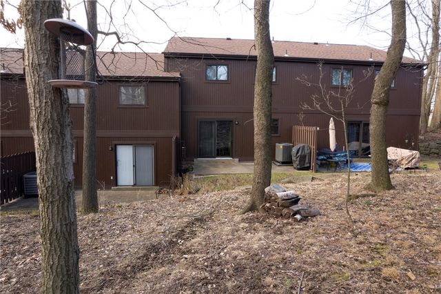 503 Kingsberry Ct, Ross Twp, PA 15237