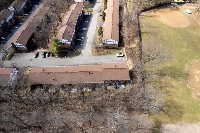 503 Kingsberry Ct, Ross Twp, PA 15237