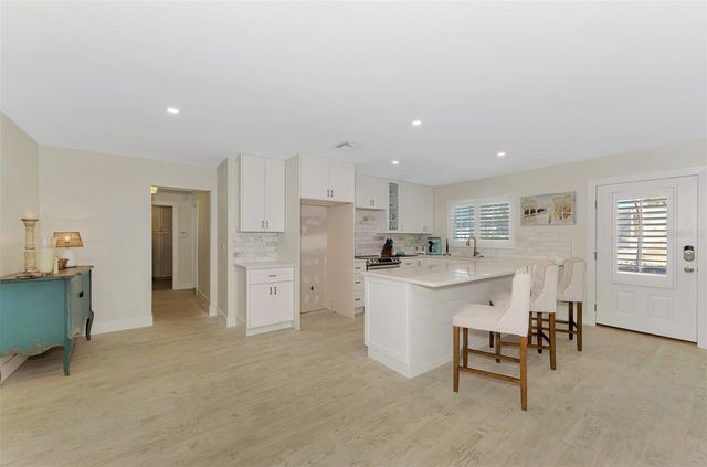 5628 CAPE LEYTE DRIVE, Sarasota, FL 34242