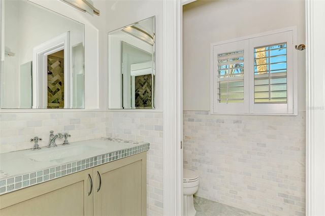 5628 CAPE LEYTE DRIVE, Sarasota, FL 34242
