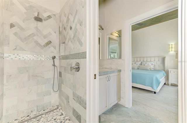 5628 CAPE LEYTE DRIVE, Sarasota, FL 34242