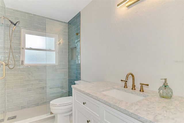 5628 CAPE LEYTE DRIVE, Sarasota, FL 34242