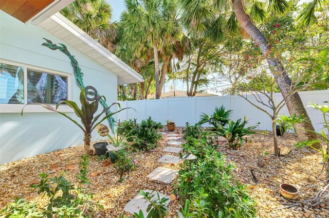 5628 CAPE LEYTE DRIVE, Sarasota, FL 34242