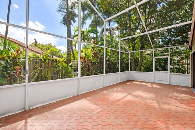 2712 Cayenne Avenue, Cooper City, FL 33026