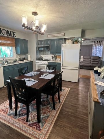 2617 S Hermitage Rd, Hermitage, PA 16148