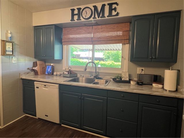 2617 S Hermitage Rd, Hermitage, PA 16148