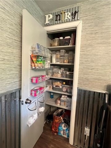 2617 S Hermitage Rd, Hermitage, PA 16148