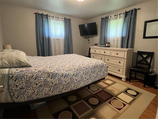 2617 S Hermitage Rd, Hermitage, PA 16148