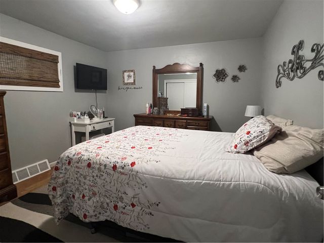 2617 S Hermitage Rd, Hermitage, PA 16148