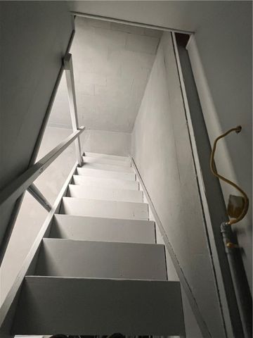 2617 S Hermitage Rd, Hermitage, PA 16148