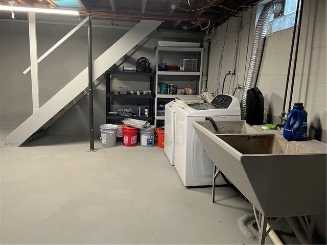 2617 S Hermitage Rd, Hermitage, PA 16148