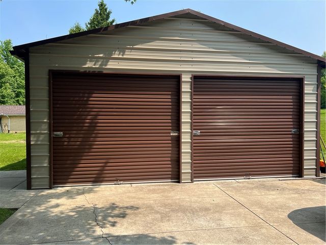 2617 S Hermitage Rd, Hermitage, PA 16148