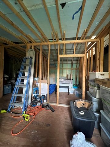 2617 S Hermitage Rd, Hermitage, PA 16148