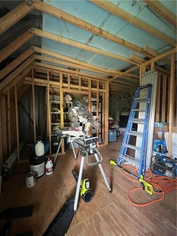 2617 S Hermitage Rd, Hermitage, PA 16148