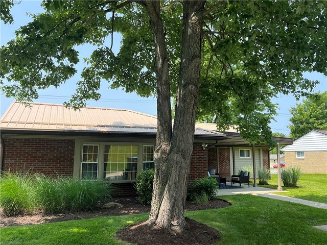 2617 S Hermitage Rd, Hermitage, PA 16148