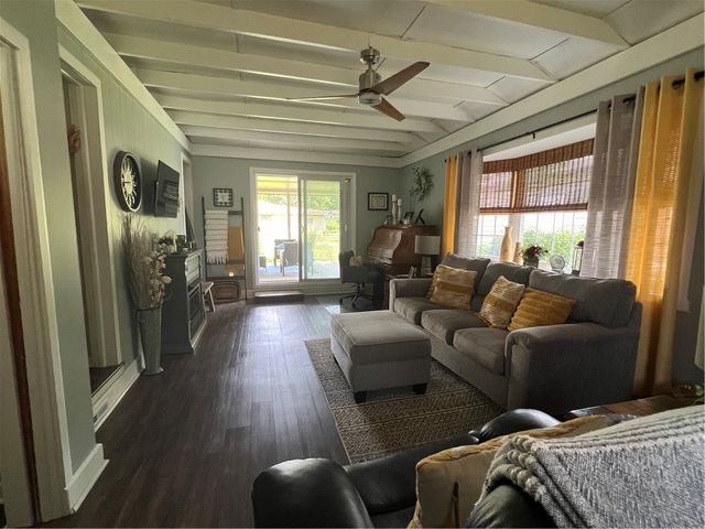 2617 S Hermitage Rd, Hermitage, PA 16148