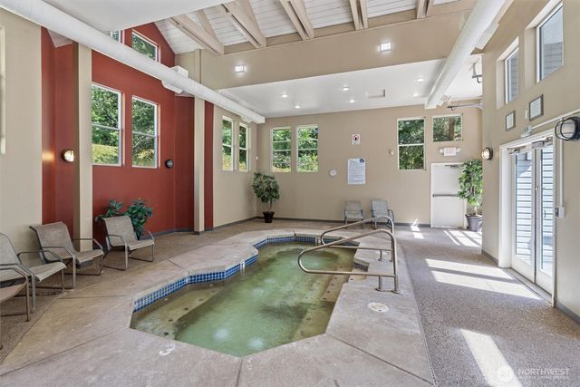 33020 10th Avenue SW #M302, Federal Way, WA 98023