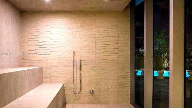 488 NE 18th St 204, Miami, FL 33132