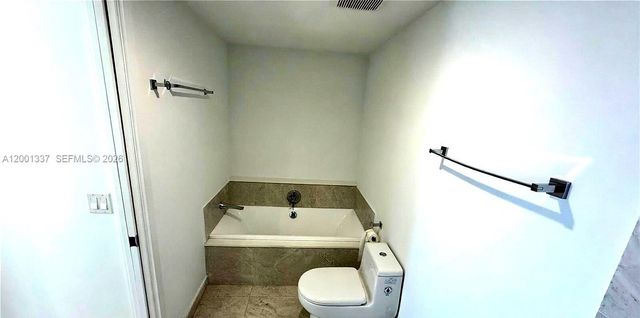 488 NE 18th St 204, Miami, FL 33132