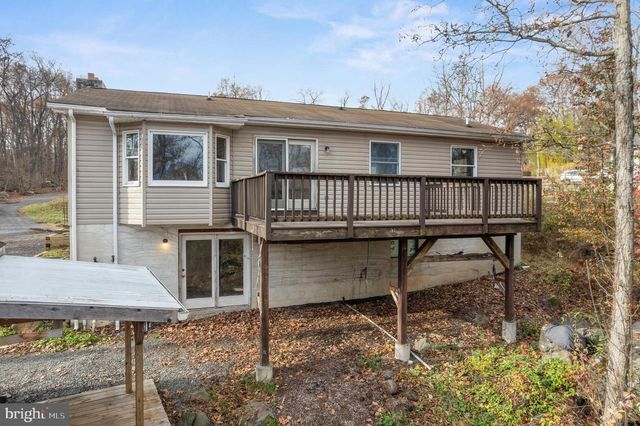 1545 OAK LN, Upper Black Eddy, PA 18972