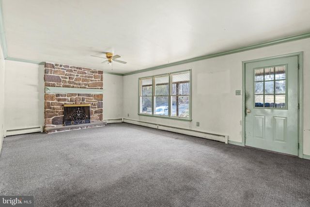 1545 OAK LN, Upper Black Eddy, PA 18972