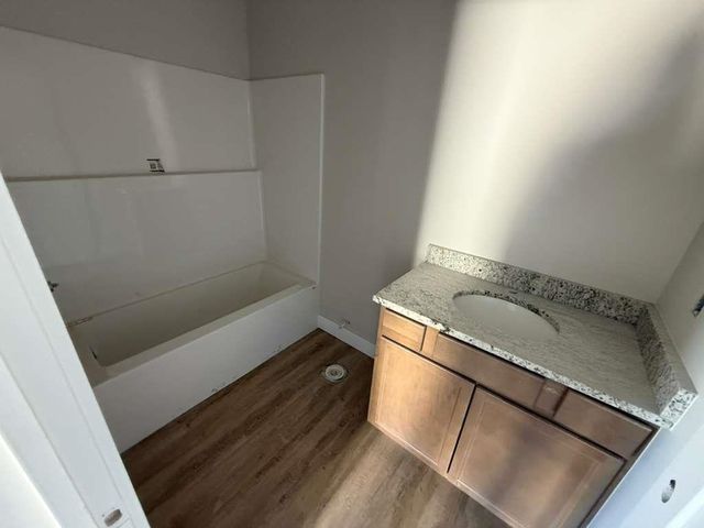 5198 N Toben Dr, Bel Aire, KS 67226