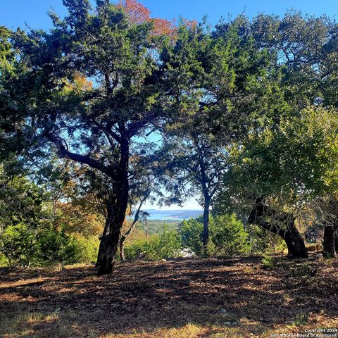 152 Mountainview Dr, Canyon Lake, TX 78133
