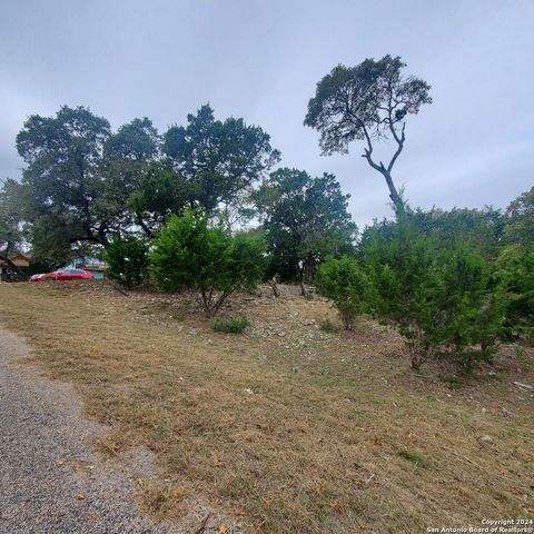 152 Mountainview Dr, Canyon Lake, TX 78133