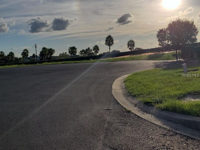 295 SPINNAKER COURT, Auburndale, FL 33823